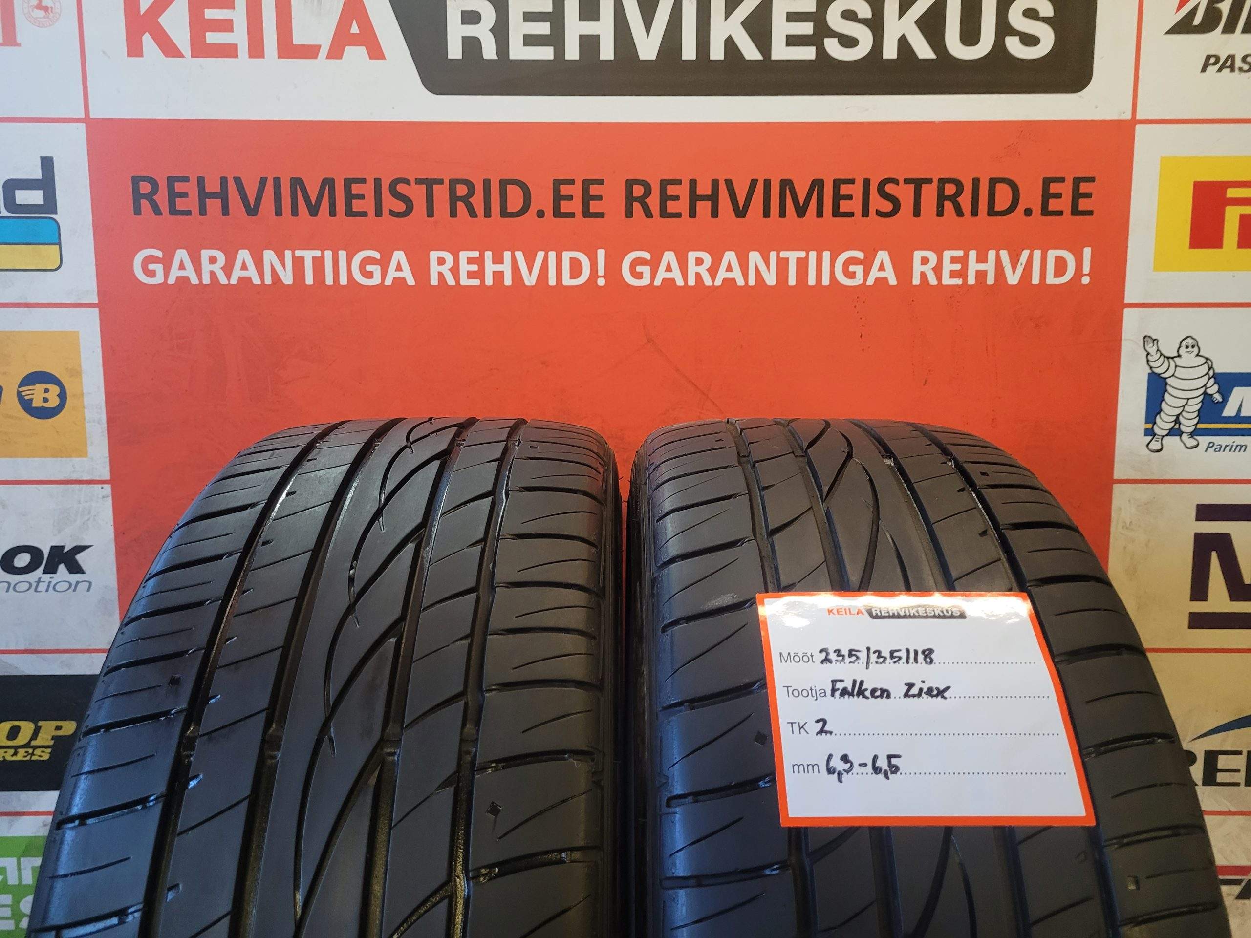 #235/35/18Falken Ziex