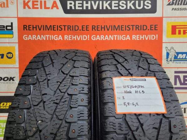 #215/60/17c Nokian Hc3