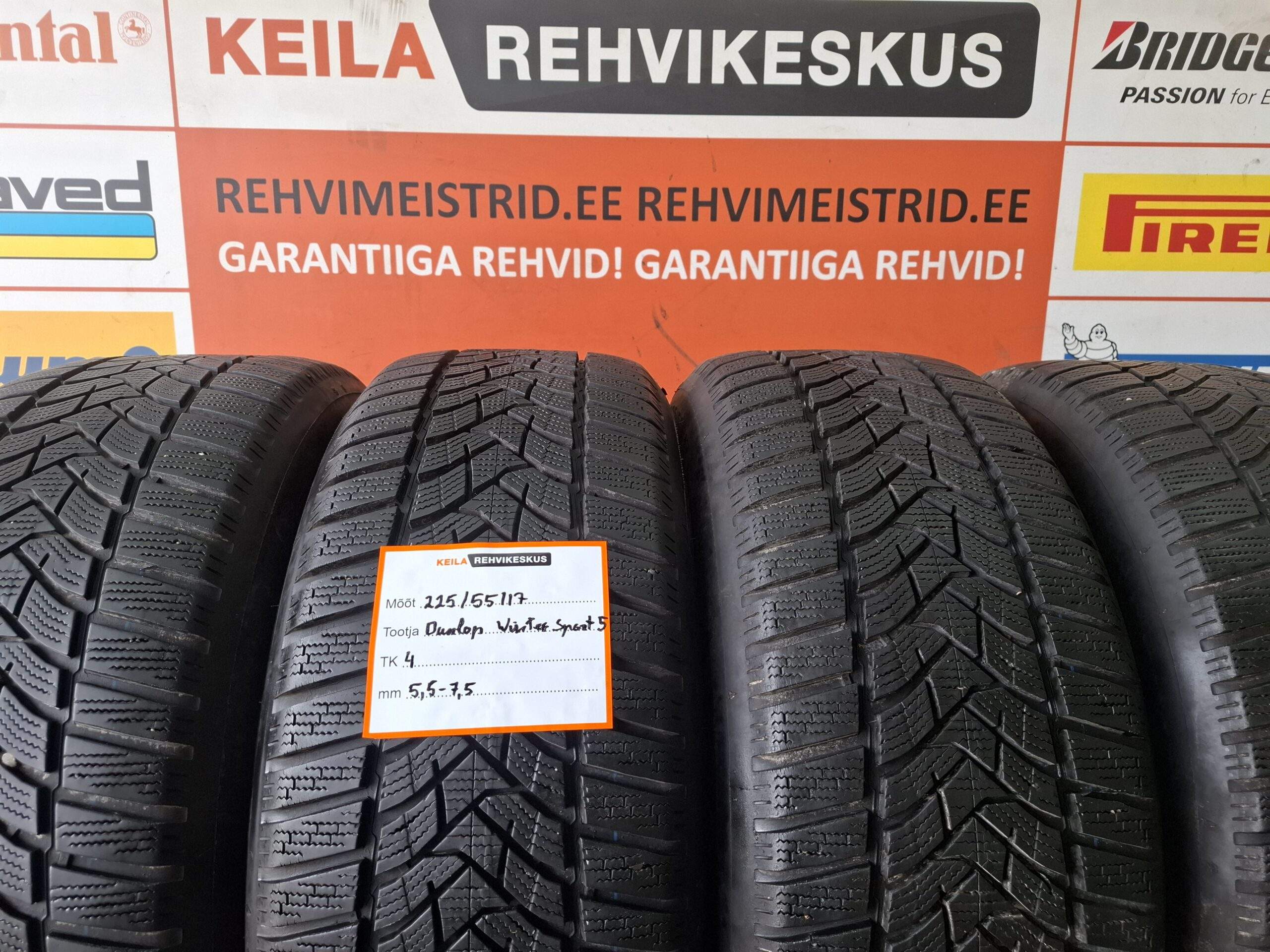 #225/55/17 Dunlop