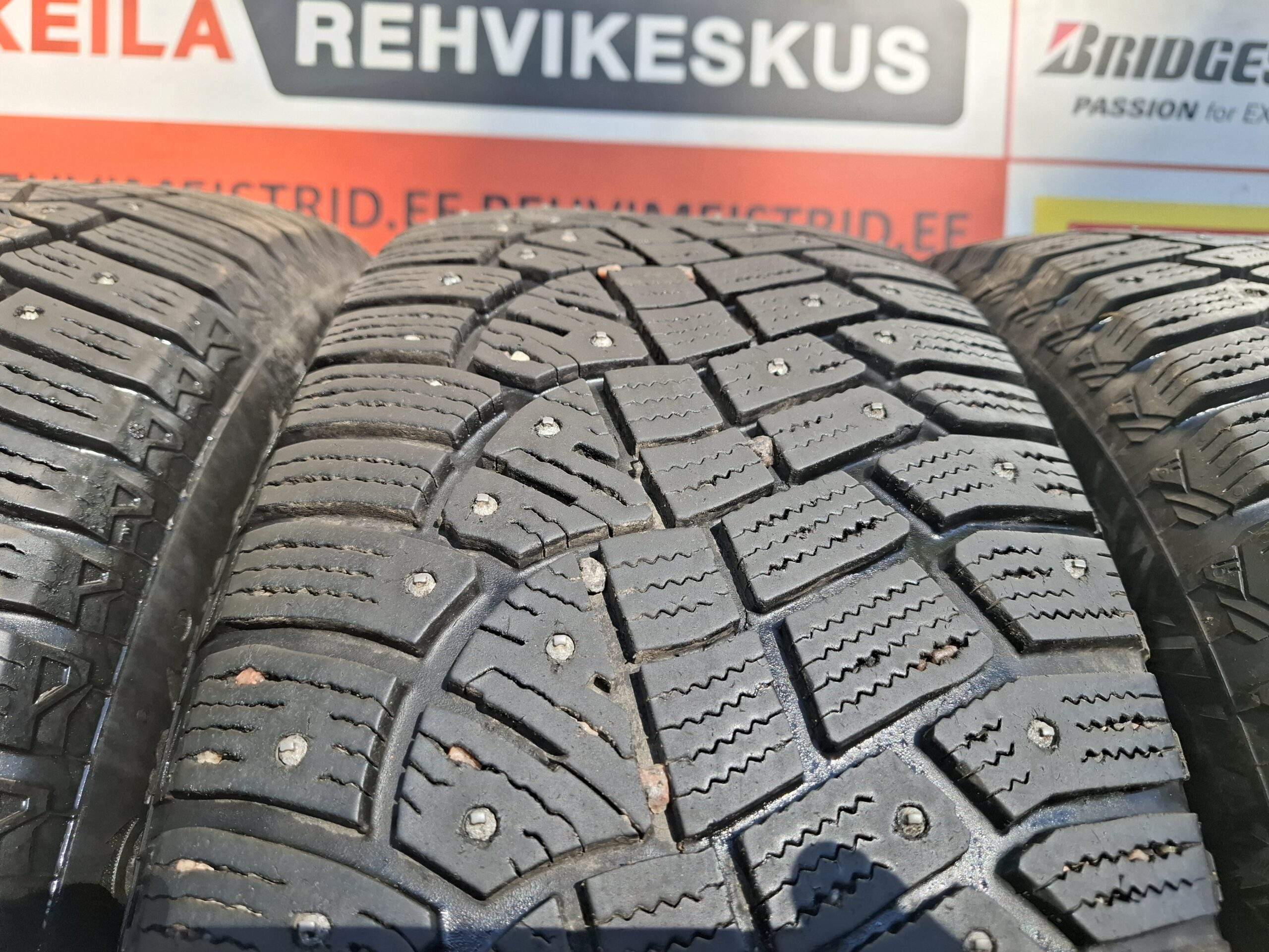 #235/60/18 Continental Ice Contact 2 - Pilt 2