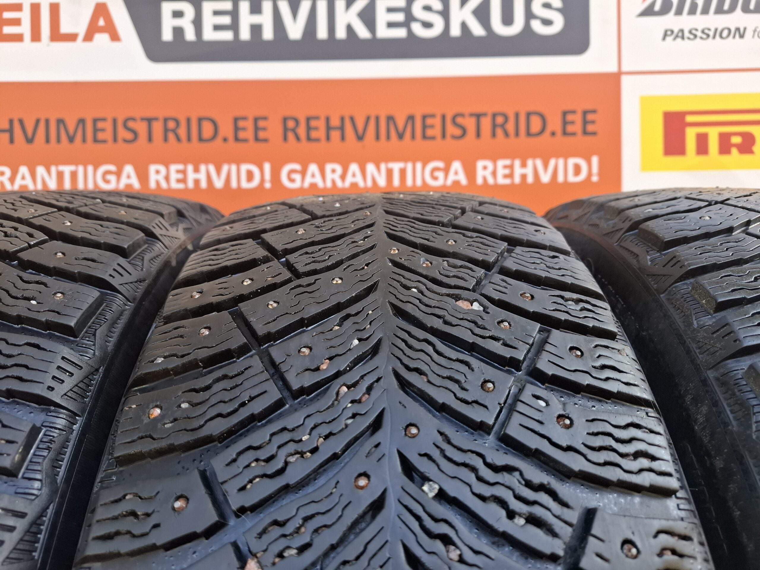 #215/55/17 Michelin X- Ice North 4 - Pilt 2