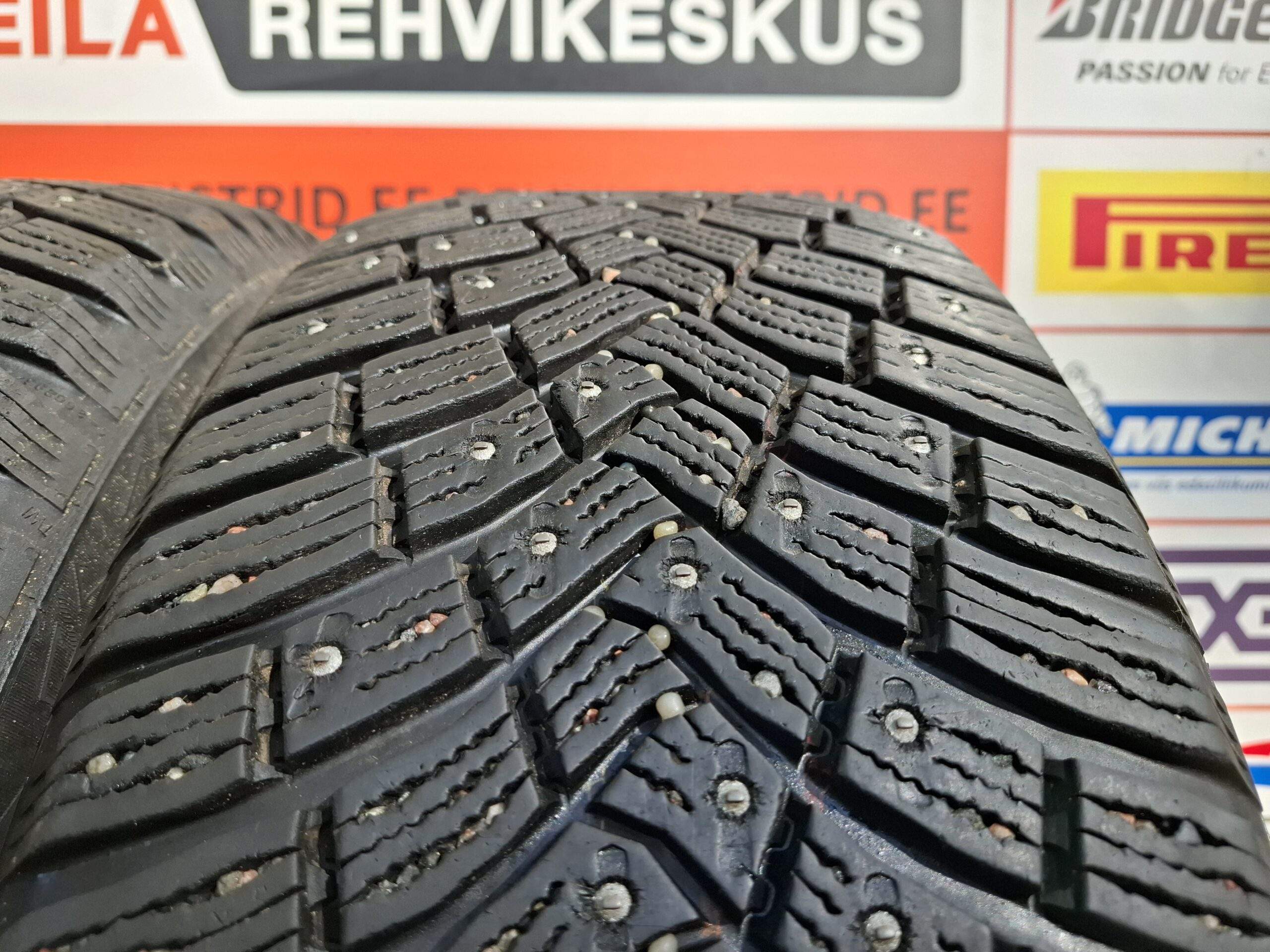 #235/55/19 Continental IceContact 3 - Pilt 2